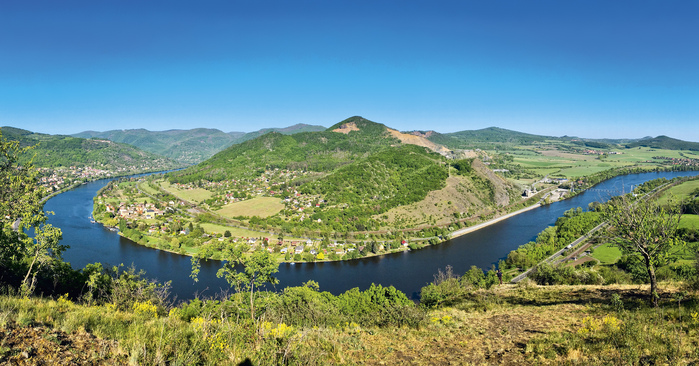 údolí Porta Bohemica vytváří Labe krásný meandr. Foto: DA České středohoří